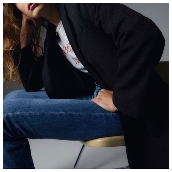 Made in Italy Hottest Trend Blazer with shoulder pads - Picture 3 of 8